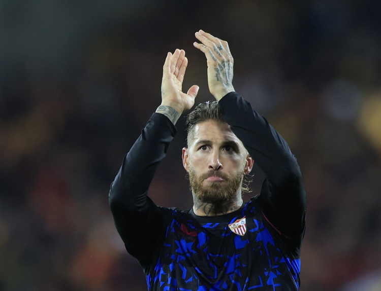 马卡报：塞维利亚有意续约拉莫斯，球员还没做好决定