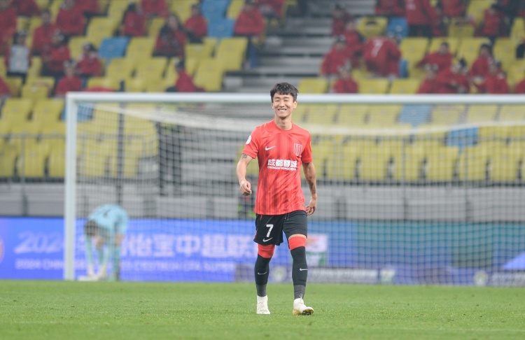 媒体人:蓉城已于周五抵达沧州备战,赛后将连夜转道济南飞回成都