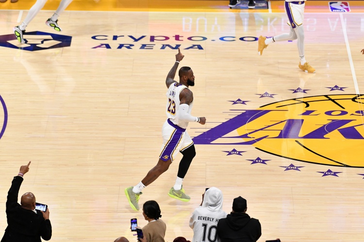 弗莱谈老詹：就算我场均出手30次 连续20年后我也拿不到4万分