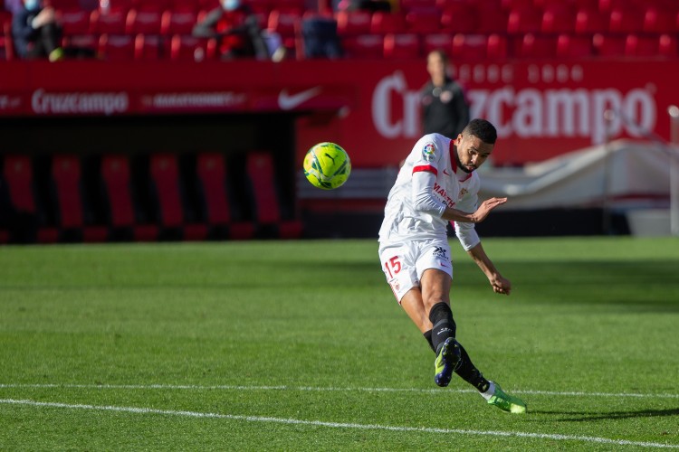 西媒:在和塞尔塔比赛时,塞维利亚队将帅之间爆发冲突