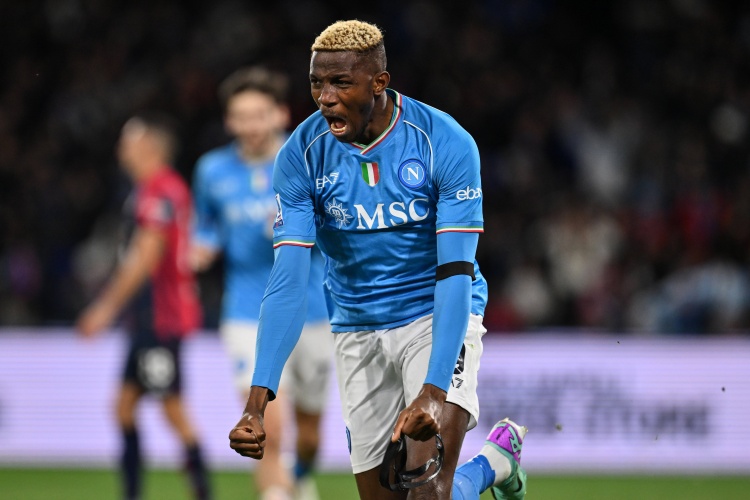 记者:巴黎仍未决定是否夏天引进奥斯梅恩,球员解约金1.3亿欧