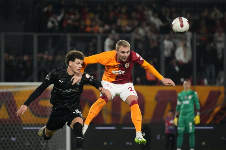 土媒:那不勒斯有意加拉塔萨雷后卫尼尔森,预计转会费1500万欧元