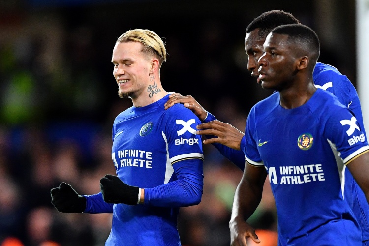 邮报:切尔西和曼城是英超仅有的两家工资支出超4亿英镑的球队